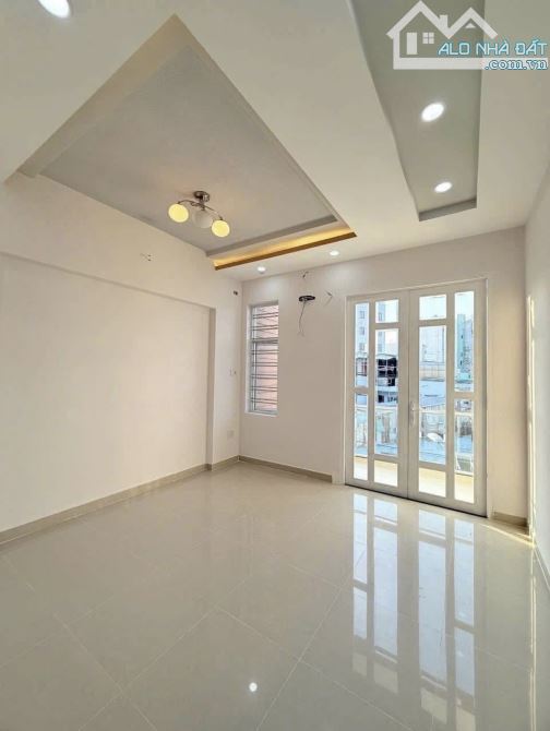 Kẹt tiền cần bán nhà Đường Huỳnh Tịnh Của, P8, Quận 3. Giá 4,22 tỷ/ 4x20m. Đường trước 6m - 3