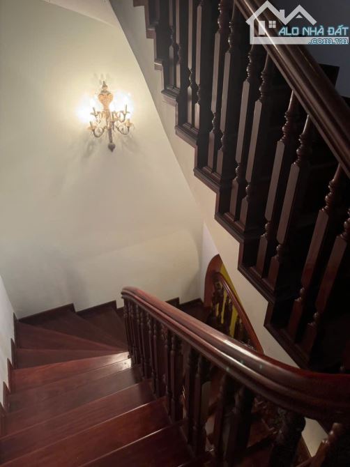 Bán biệt thự phố Đặng Thai Mai - Tây Hồ. Diện tích 155m, 4 tầng, mặt tiền 10m. Giá 3X tỷ - 3