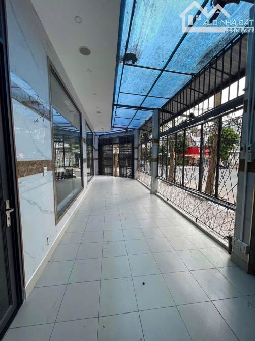 BÁN CĂN NHÀ 2 LẦU GÓC 2 MẶT TIỀN-TRỤC CHÍNH KDC HỒNG PHÁT - 3