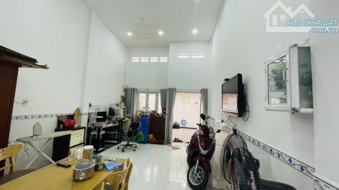 BÁN NHÀ TRẦN KHẮC CHÂN, PHÚ NHUận - 92M2, 2 TẦNG, 7.5 TỶ - SỔ HỒNG CHÍNH CHỦ - 3