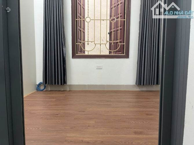 BÁN NHÀ ĐẠI TỪ - Ô TÔ TẢI ĐỖ CÁCH 10M - 16M 4 TẦNG 3 NGỦ CHỈ 2 TỶ - 3