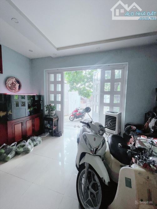 Bán nhà 1 trệt 1 lầu 50m Huỳnh Văn Nghệ Bửu Long, Biên Hòa, 72m2, giá 3 tỷ 600 - 4