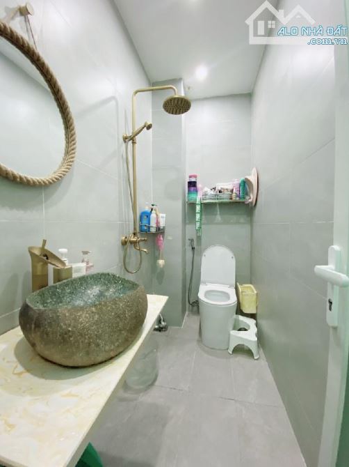 NGAY VẠN HẠNH MALL QUẬN 10 - 52M² - 3 TẦNG - 3PN - HOÀN CÔNG CHỈ 8.3 TỶ - 4