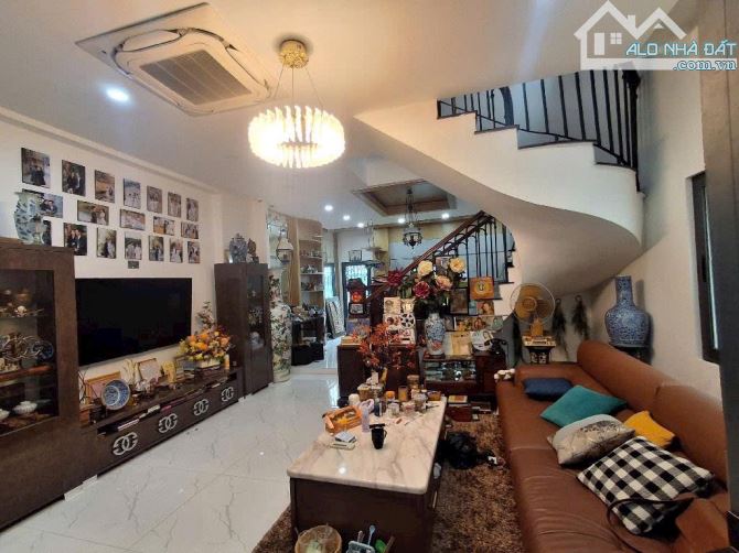 TRẦN XUÂN SOẠN - P.TÂN KIỂNG - QUẬN 7 2 MT HẺM XE TẢI - NGANG 7.2M - 3 TẦNG BTCT - 4