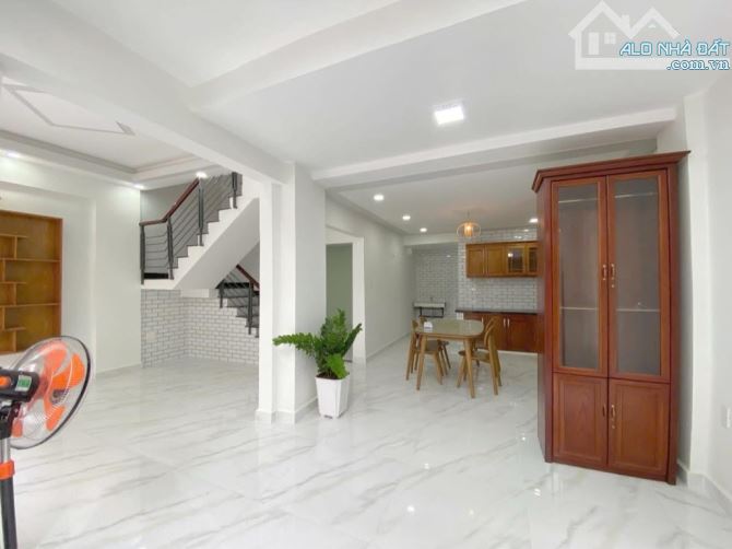 CHỈ 5TỶ - BÌNH TÂN - GIÁP TÂN PHÚ - 7 x 11 - 3TẦNG - 8P.NGỦ - 4
