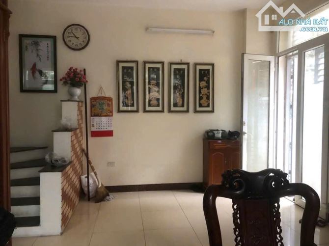 Cho thuê nhà ngõ 48 Ngọc Trì Thạch bàn 52m, 4 tầng, 4 PN, full NT, giá 10 triệu, sát Ô TÔ - 4