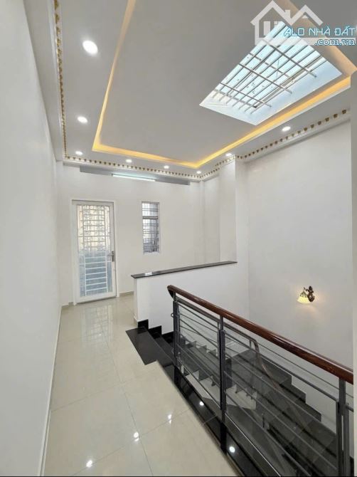 Kẹt tiền cần bán nhà Đường Huỳnh Tịnh Của, P8, Quận 3. Giá 4,22 tỷ/ 4x20m. Đường trước 6m - 4