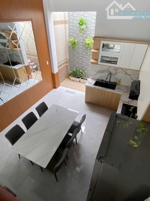 QUẬN 7 BÁN NHÀ XÂY MỚI 2 LẦU GIÁ CHỈ 6.9 TỶ ngay cạnh ngã tư Nguyễn Thị Thập 4x15m - 4