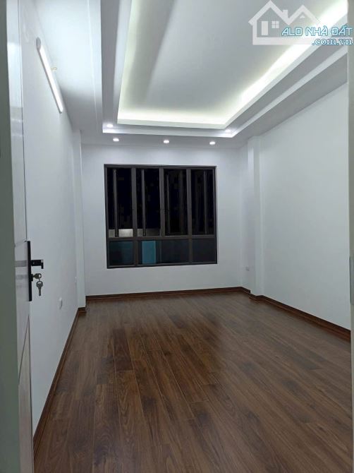Nhà đẹp mới Vĩnh Quỳnh Thanh Trì xây độc lập 40m 5 tầng giá chỉ 3,75 tỷ - 4