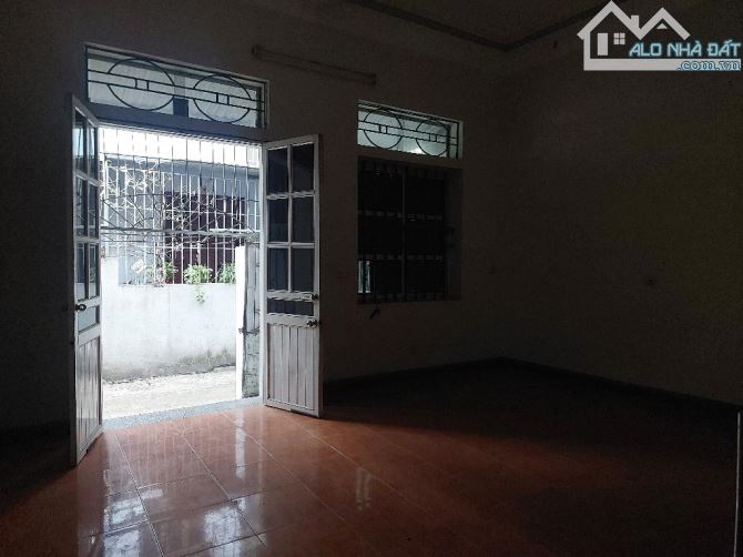Bán nhà 3 tầng 62m2, mặt tiền 5.4m, ô tô đỗ cửa, ngõ thông, phong thủy tốt, giá 3.58 tỷ - 4