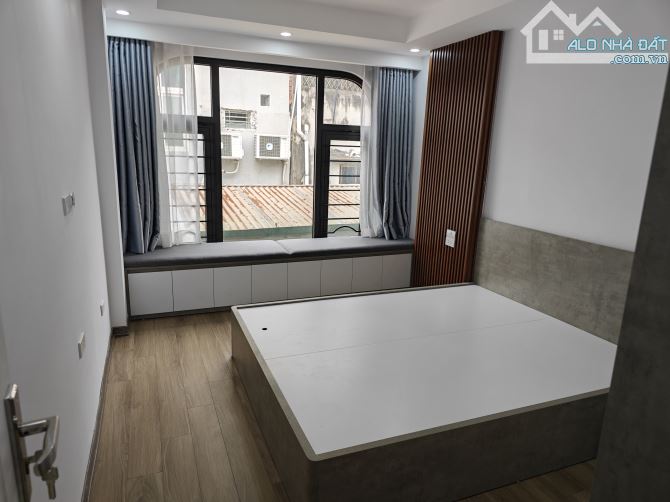 Bán nhà gần hồ Thành Công, ngõ rộng thẳng, 20m ra phố oto tránh, full nội thất đẹp 6 tầng - 5