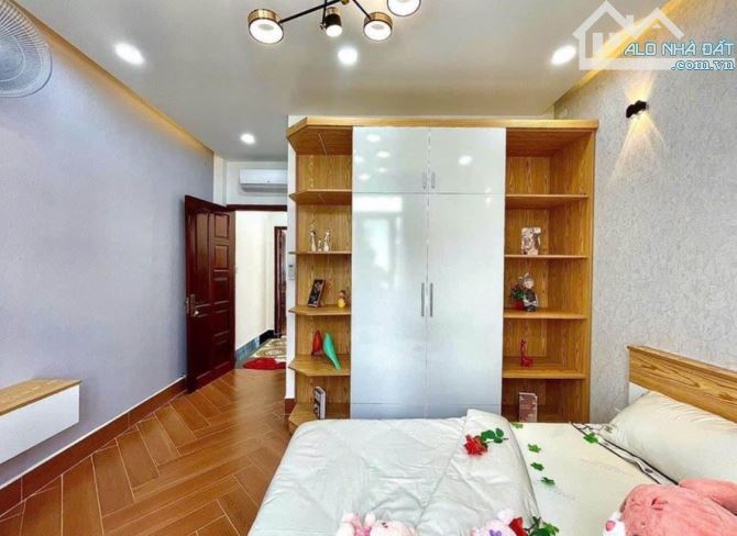 🏡 Định cư nước ngoài cần bán gấp nhà tại Lê Văn Sỹ, P.14, Q.3 – chỉ 3tỷ250 -1T2L – 63,5M² - 5