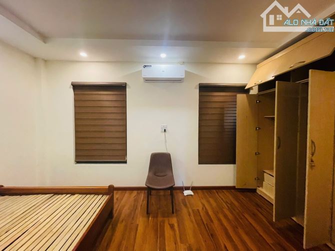 Phân lô Lão Thành Cách Mạng Trần Kim Xuyến, 82 M2 7T 32 Tỷ mặt tiền 5.5m, view Công viên - 5