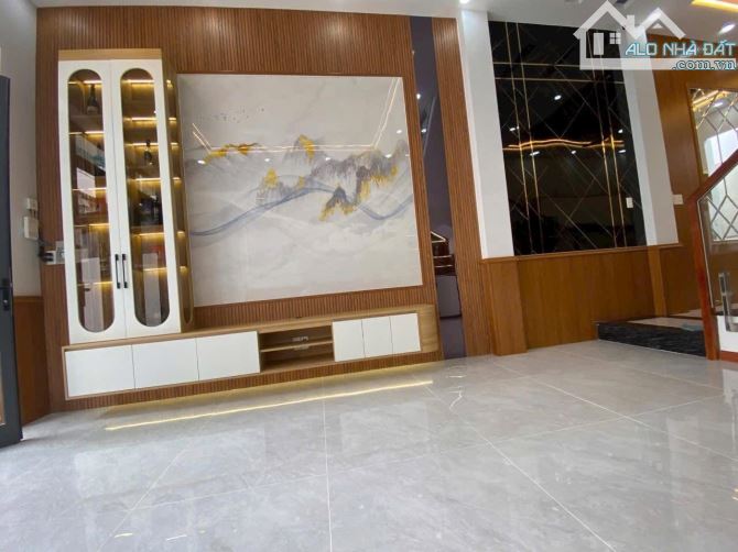 QUẬN 7 BÁN NHÀ XÂY MỚI 2 LẦU GIÁ CHỈ 6.9 TỶ ngay cạnh ngã tư Nguyễn Thị Thập 4x15m - 6