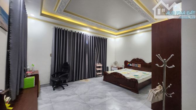 Nhà 2 mt đường 227m2, nhà mới, nội thất gỗ cao cấp. - 6