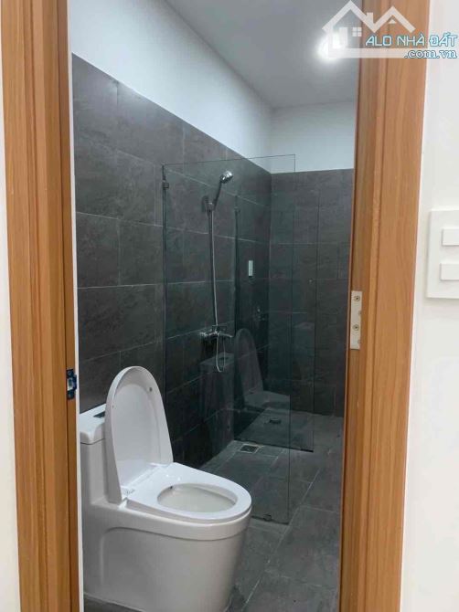 GIẢM 200Tr - Nhà 3T HOÀNG DIỆU - SAU LƯNG NHÀ MẶT TIỀN - NHỈNH 4 TỶ - 6
