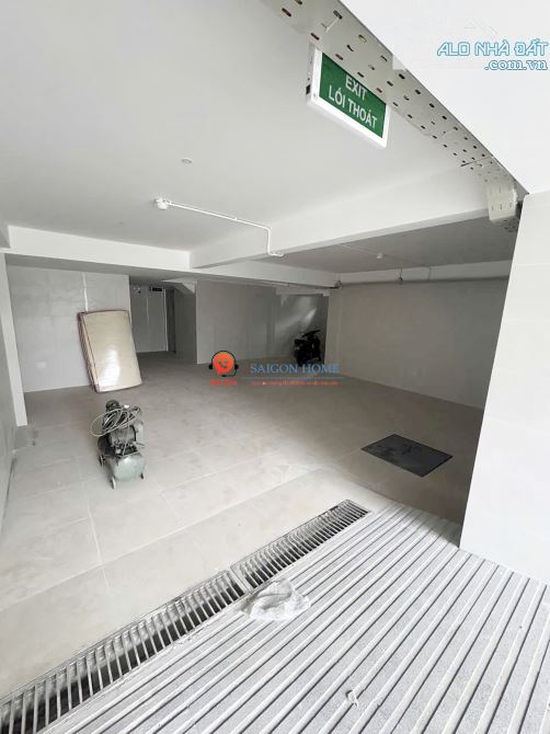 Cho Thuê Tòa Nhà văn phòng góc 2 mặt tiền Quận 2 Hầm 4 lầu trống suốt 800m2 - 7