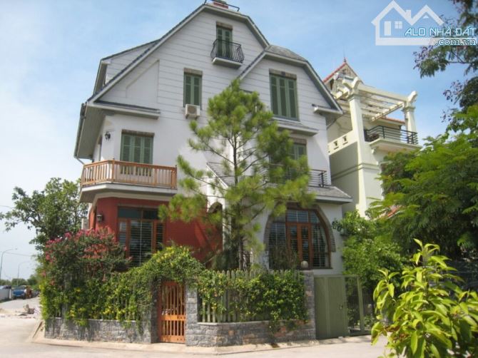 Bán biệt thự Trần Kim Xuyến - Yên Hòa, Cầu Giấy 155m, 4 tầng, 10m MT, 66 tỷ