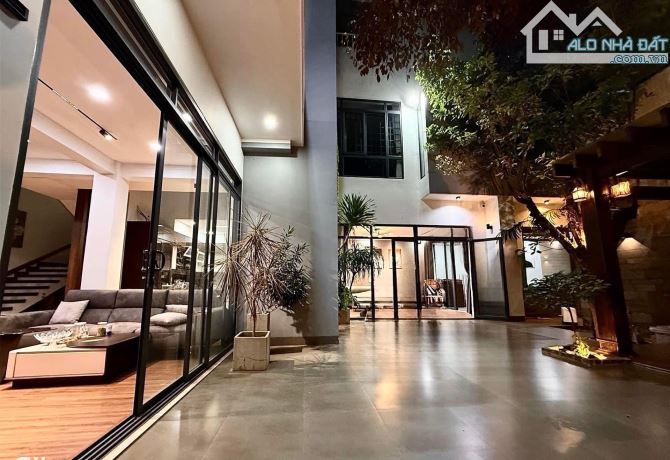 MẶT TIỀN KINH DOANH Và NHÀ Ở VỚI HƠN 1200M2 SÀN. NHÀ MẶT TIỀN HÙNG VƯƠNG. GIÁ: 27 TỶ
