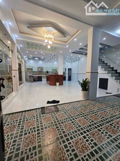 NHÀ 3 TẦNG MẶT TIỀN - 102M2 - NGANG KHỦNG 8.5M - BHH A, BÌNH TÂN-Ở & KINH DOANH - NHỈNH 6