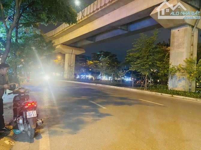 BÁN GẤP NHÀ PHỐ HOÀNG CẦU, VỈA HÈ KINH DOANH_DT 80M2, 7 TẦNG, MT 5M, 36.5TỶ