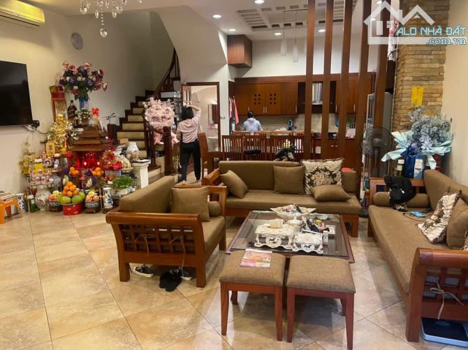 Cách mặt Phố Vũ Tông Phan chỉ 3 nhà, 4 tầng, 44m2 chào 9.4tỷ! Tặng toàn bộ nội thất