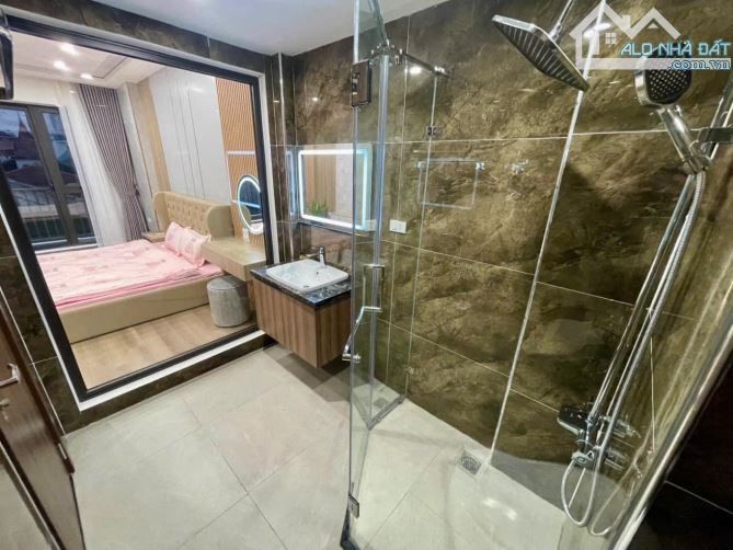 BÁN NHÀ LÔ GÓC – Ô TÔ TRÁNH – CHU HUY MÂN, LONG BIÊN – 5 TẦNG THANG MÁY