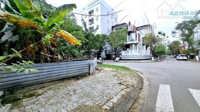 MẢNH ĐẤT ĐẸP - LÔ GÓC - VỊ TRÍ GẦN BIỂN - KHÁCH DU LỊCH QUANH NĂM