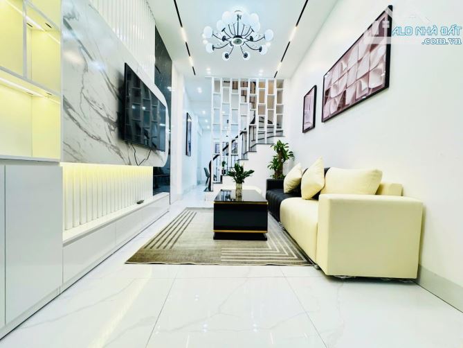 🔥 BÁN NHÀ MINH KHAI - 3 BƯỚC RA Ô TÔ - GẦN CHỢ - KINH DOANH SẦM UẤT - 35M² - NHỈNH 5 TỶ