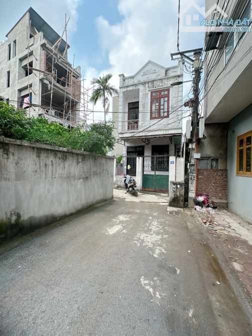 BÁN NHÀ THƯỢNG THANH.LONG BIÊN , CỰC ĐẸP Ở NGAY 52M x 5 TẦNG, GIÁ CHỈ 8,4 TỶ