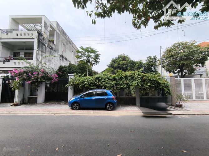 BÁN BIỆT THỰ SÂN VƯỜN 610M2, HƯỚNG ĐÔNG TỨ TRẠCH TRUNG TÂM TP VŨNG TÀU