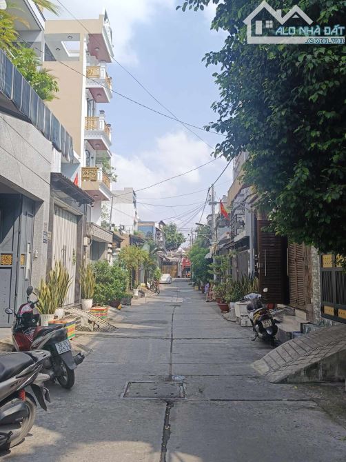 Hẻm xe hơi nhà mới tinh 72m2 5 tầng tặng nội thất