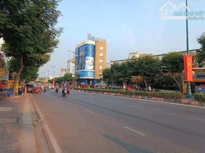 BÁN NHÀ MẶT TIỀN LÊ VĂN VIỆT,QUẬN 9,296M2  , 52 TỶ