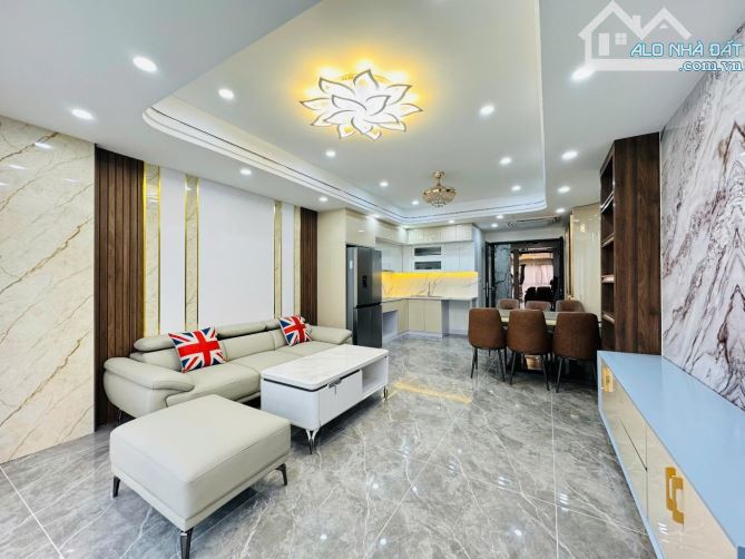 Bán nhà Cổ Linh-Long Biên,Lô Góc,gara,thang may,DT 45m,MT 5,2m, giá 9 tỷ