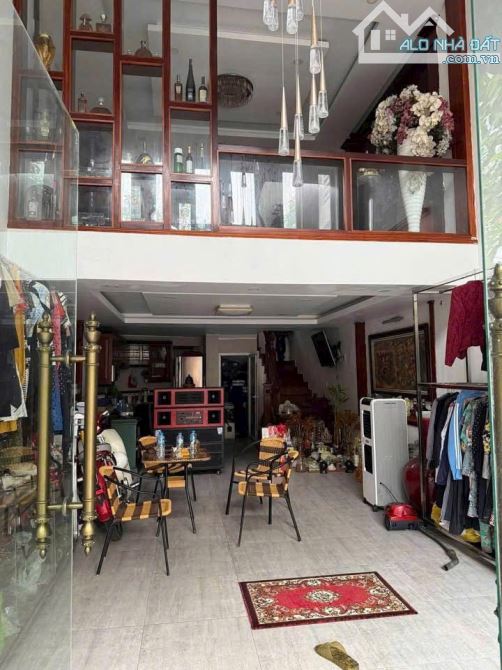 Nhà đường Miếu Hai Xã, phường Dư Hàng Kênh, quận Lê Chân, Hải Phòng