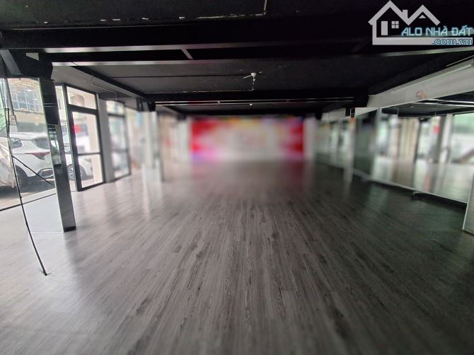 Cho thuê sàn full kính 125m. Hợp mọi mô hình. Tôn Đức Thắng