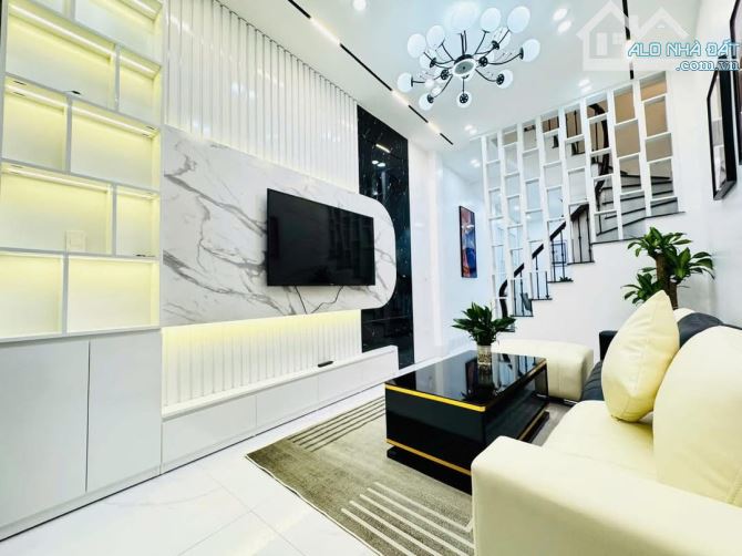 GẦN Ô TÔ - NHÀ ĐẸP FULL NỘI THẤT - TT HAI BÀ