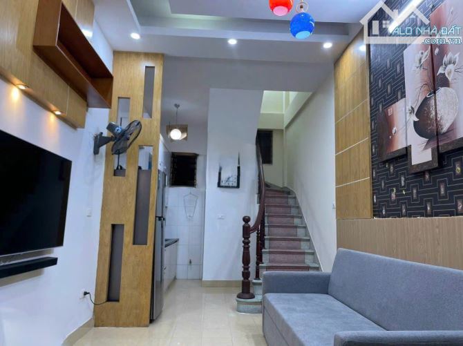 Cho thuê nhà ngõ Chùa Hà dt 30mx 4 tầng, 3 ngủ, 14tr/th