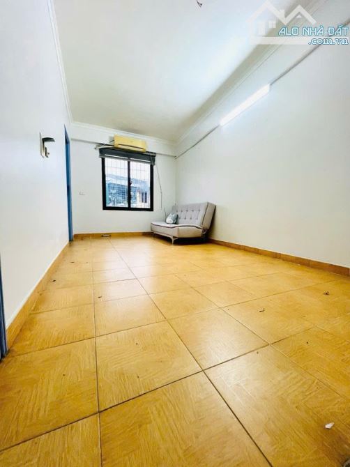 HIẾM! TT HOÀNG NGỌC PHÁCH-TT ĐỐNG ĐA-36M2-LÔ GÓC-Ô TÔ ĐỖ-HIẾM NHÀ BÁN-CHỈ 3.3 TỶ