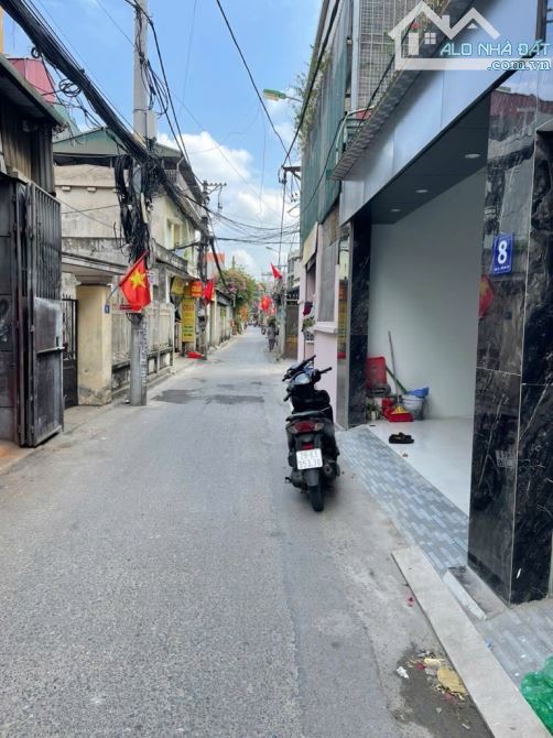 Bán nhà mặt phố -kinh doanh sầm uất - diện tích 100m -giá 16,2 tỷ