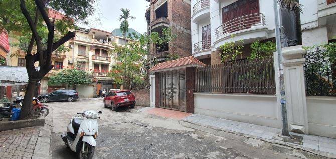 Bán Biệt thự ở Làng Việt Kiều Châu Âu 142m2, xây 4 tầng;32.5 tỷ;LH Phú Trần