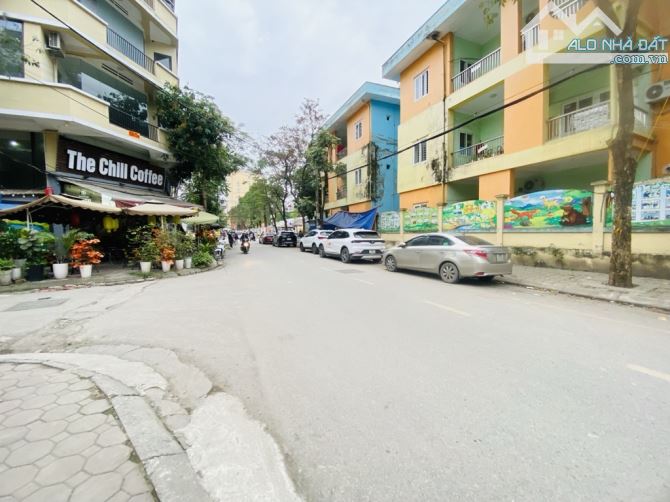Bán nhà mặt phố Đỗ Nhuận 135m2 lô góc 2 mặt tiền, vỉa hè rộng kinh doanh giá 57 tỷ