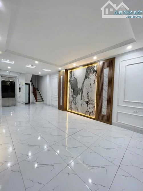 Hời lắm,nhà 6T Thang máy, full đồ, 30m ô tô Phạm Văn Đồng, Bắc Từ Liêm