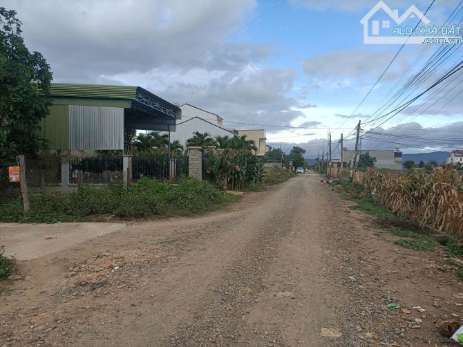 Bán đất tt liên nghĩa DT 5x32m tc100m2 Đường Chuẩn bị dổ nhựa 7,5m