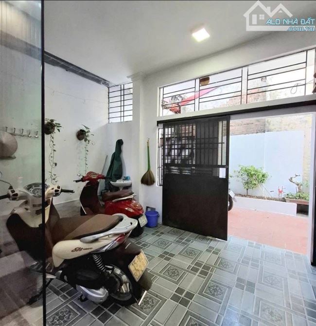Bán nhà 3 tầng, trần nguyên hãn,sân cổng riêng, DT 45m2 ,💸 2,6 tỷ (dc02)