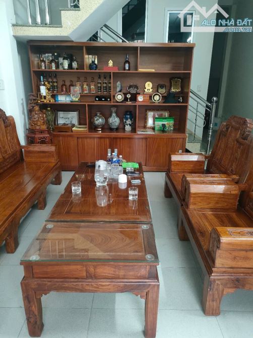 Cần bán căn nhà 2 tầng cũ mặt tiền đường 7m5  đường Nguyễn Cư Trinh- Hoà Cường Bắc