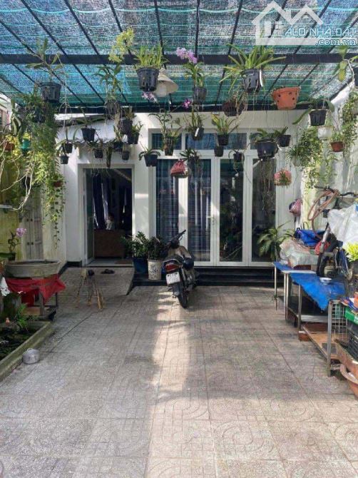 Bán nhà trục đường Lê Văn Việt - 125m2 - 3 tầng - 7.5 tỷ