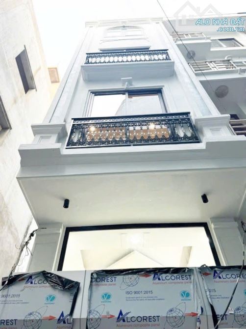 NHÀ NGÕ GIẢI PHÓNG – VỊ TRÍ CỰC ĐẸP - OTO ĐỖ CỬA– 16M RA Ô TÔ TRÁNH