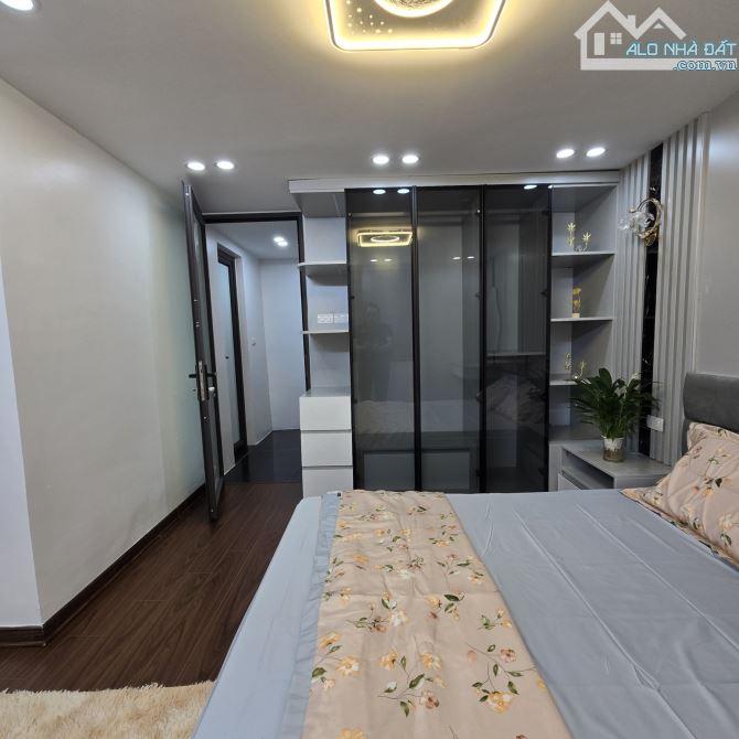 BÁN NHÀ THÁI THỊNH - CÁCH PHỐ CHỈ 20M - Ở NGAY - GIÁ TỐT!
