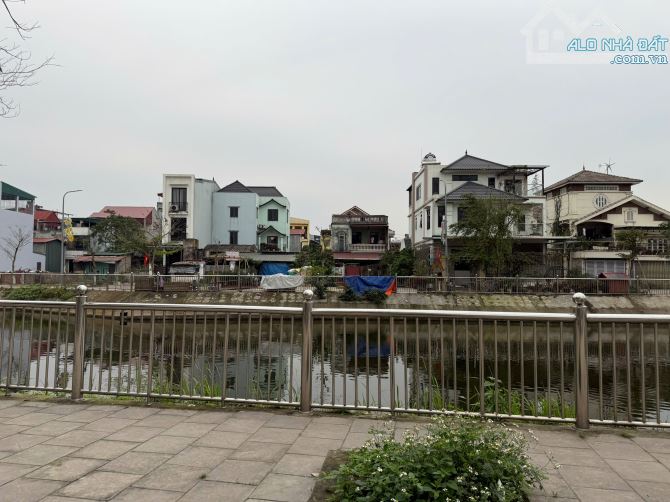 Bán đất Mai Lâm,Đông Anh, 66m2 view hồ, 8 tỉ, vỉa hè ô tô tránh,hàng xóm Vinhomes Cổ Loa